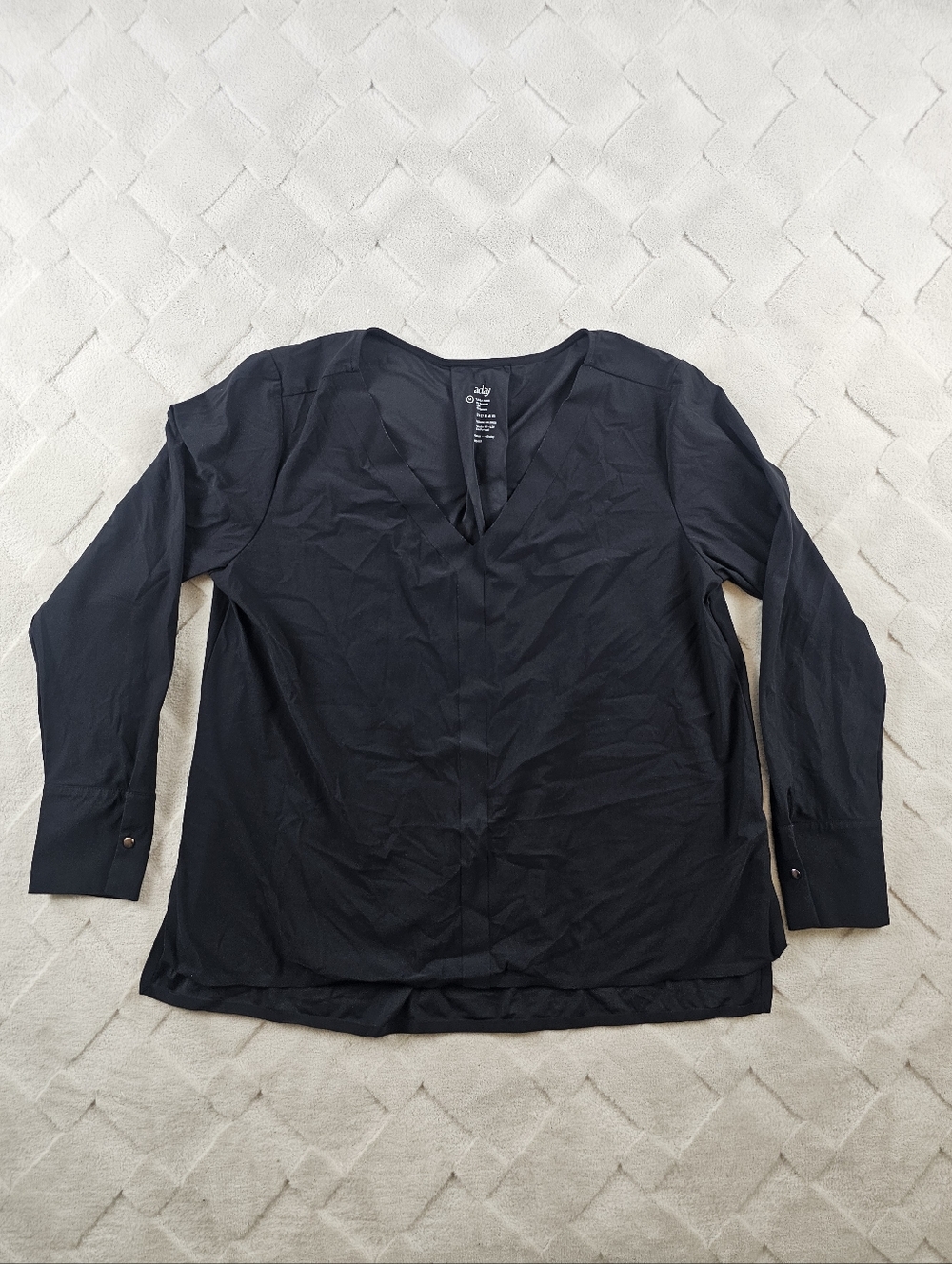 ADAY Something Tailored Shirt Black Long-Sleeve V-Neck Blouse Womens Medium
